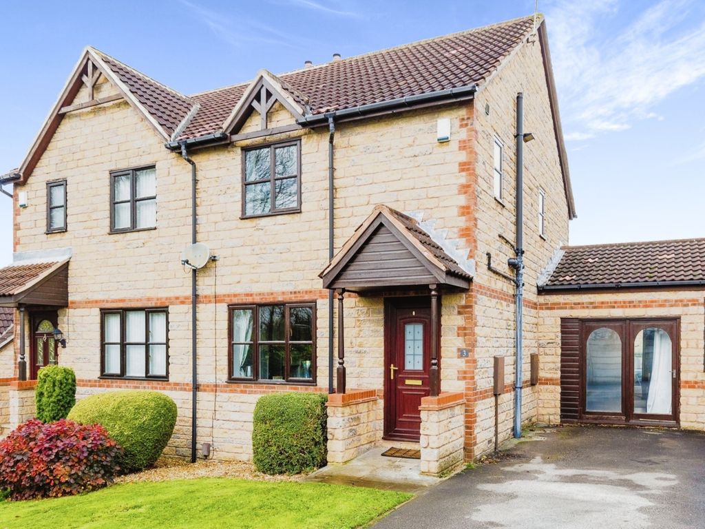 3 bed semidetached house for sale in Hemmingway Close, Treeton