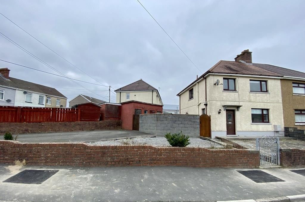 3 bed semidetached house for sale in Thomas Avenue, Ponthenry
