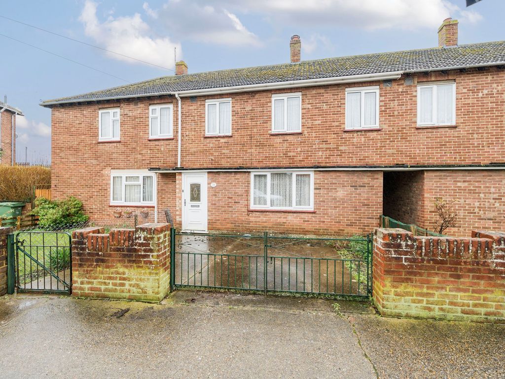 3 bed terraced house for sale in Larksfield Road, Faversham ME13, £