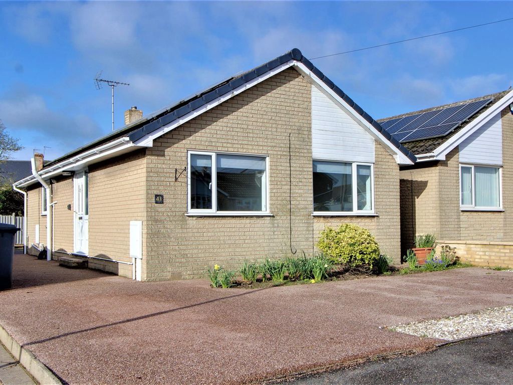2 bed detached bungalow for sale in Romeley Crescent, Clowne