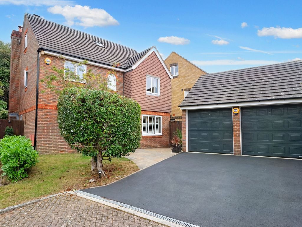 4 bed detached house for sale in Glastonbury Close, Orpington BR5 Zoopla