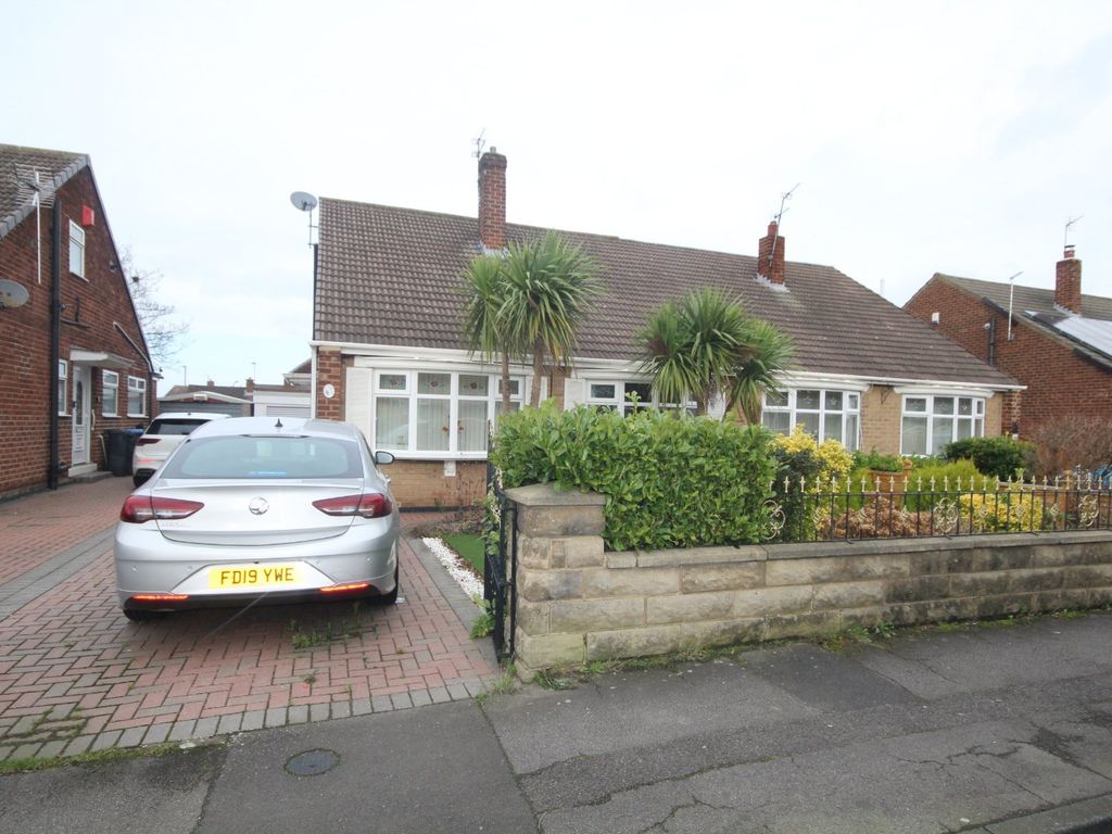 2 bed bungalow for sale in Balmoral Road, Middlesbrough, North Yorkshire TS3, £145,000 Zoopla