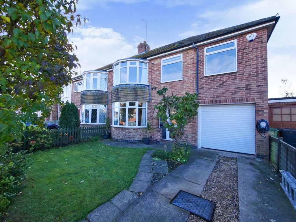 5 bed semidetached house for sale in Brockfield Park Drive, York