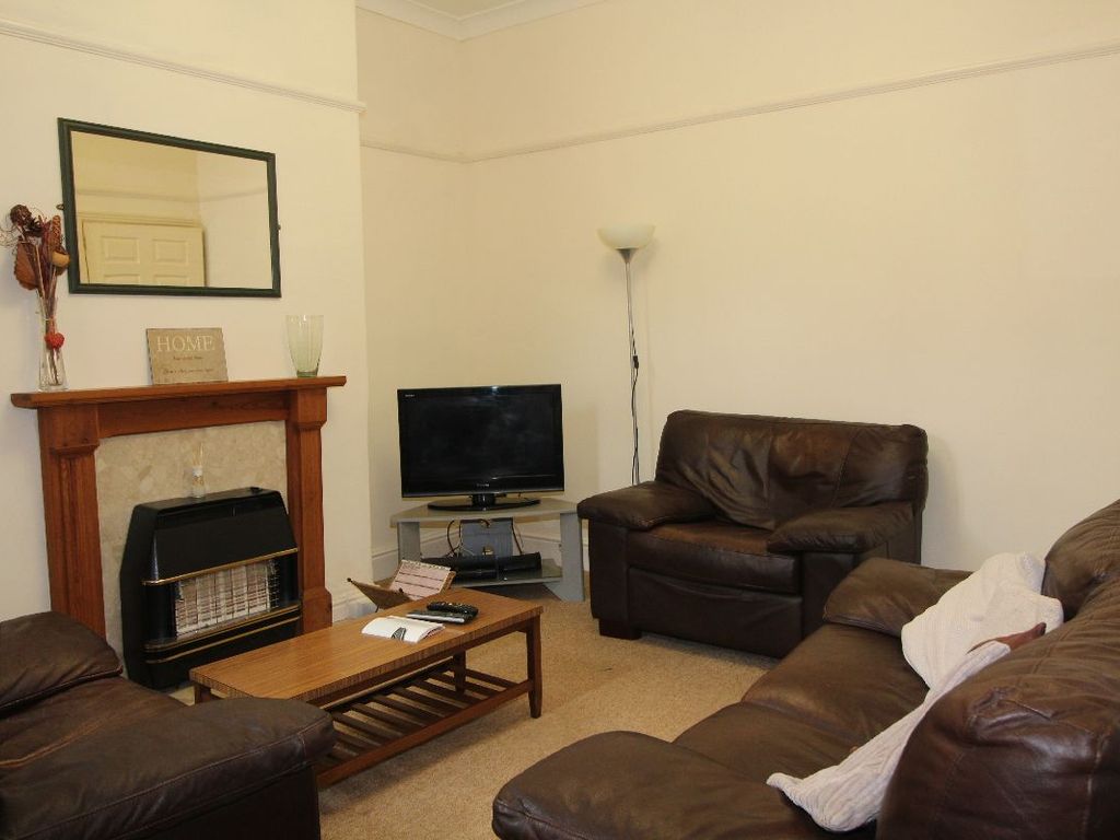 3 bed terraced house to rent in Bulmer Street, Preston, Lancashire PR2