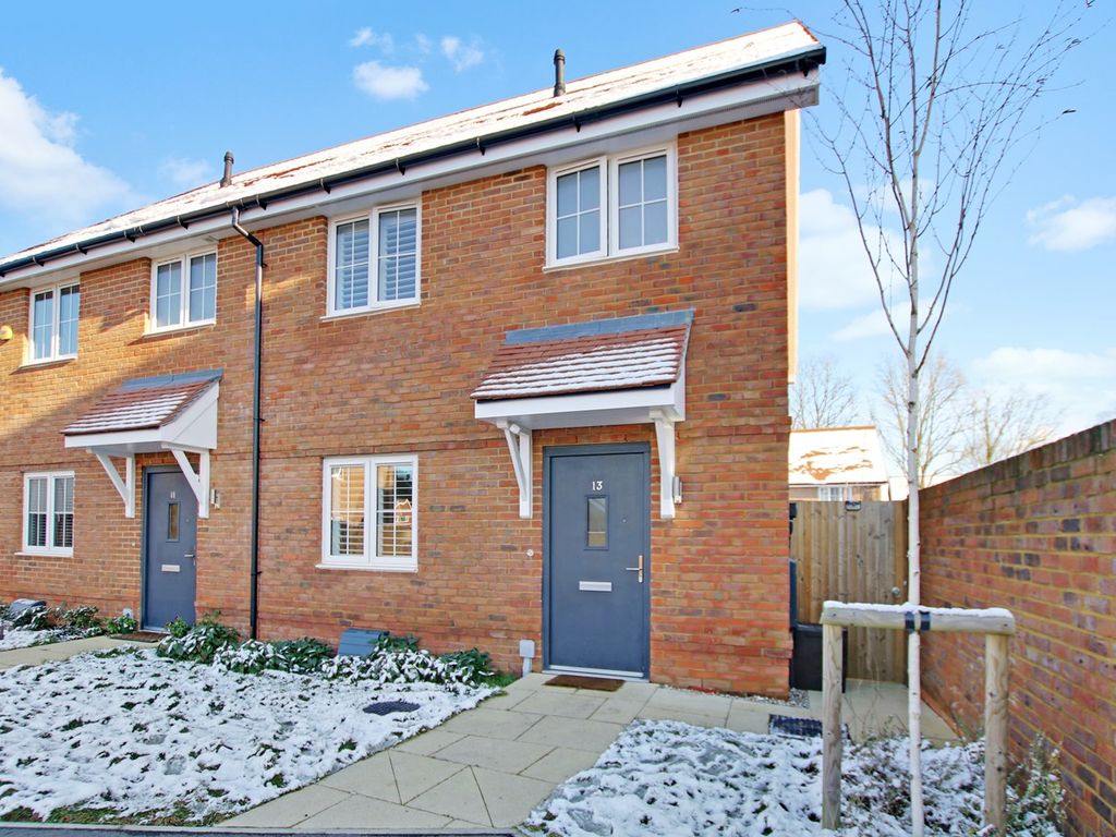 3 bed semidetached house for sale in Mortain Road, Felbridge, East