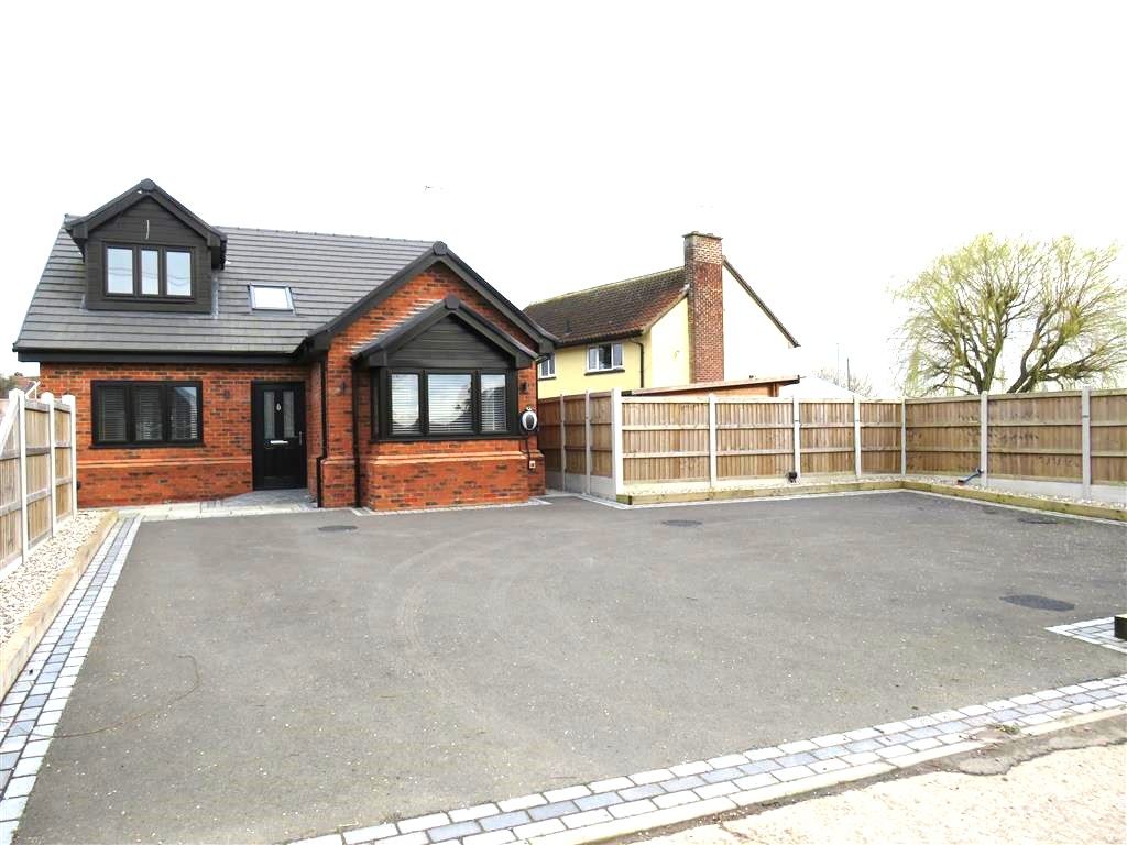 3 bed bungalow for sale in Lynfords Drive, Runwell, Wickford SS11, £