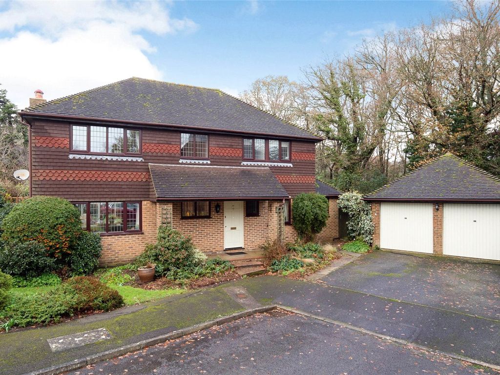 4 bed detached house for sale in Sheringham Close, Staplecross