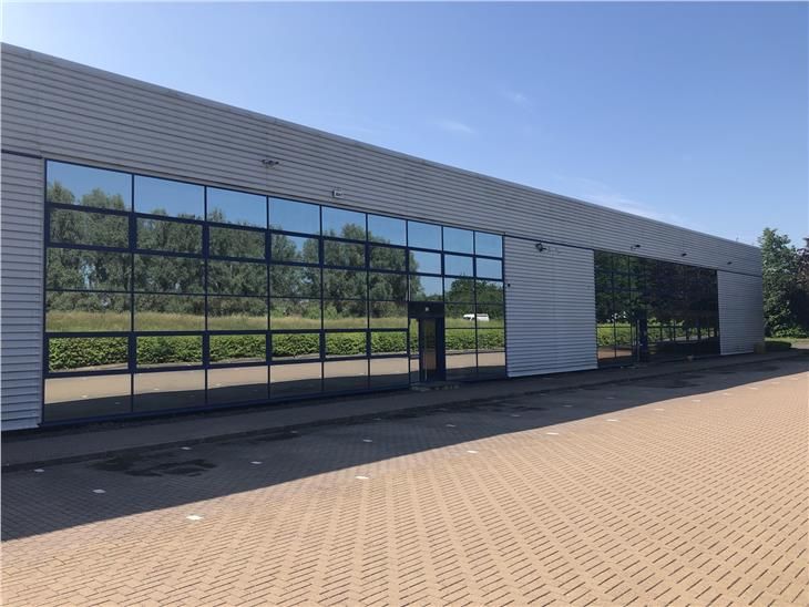 Light industrial to let in Units 2830 Maryland Road Industrial Estate