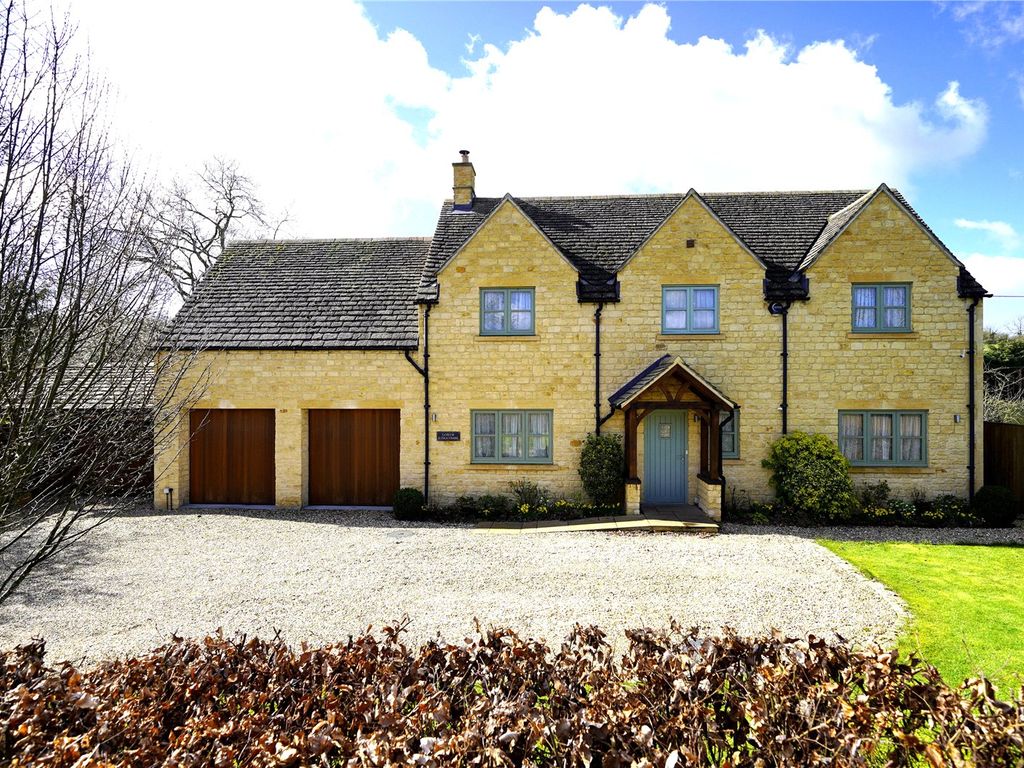 4 bed detached house for sale in Aston Road, Chipping Campden
