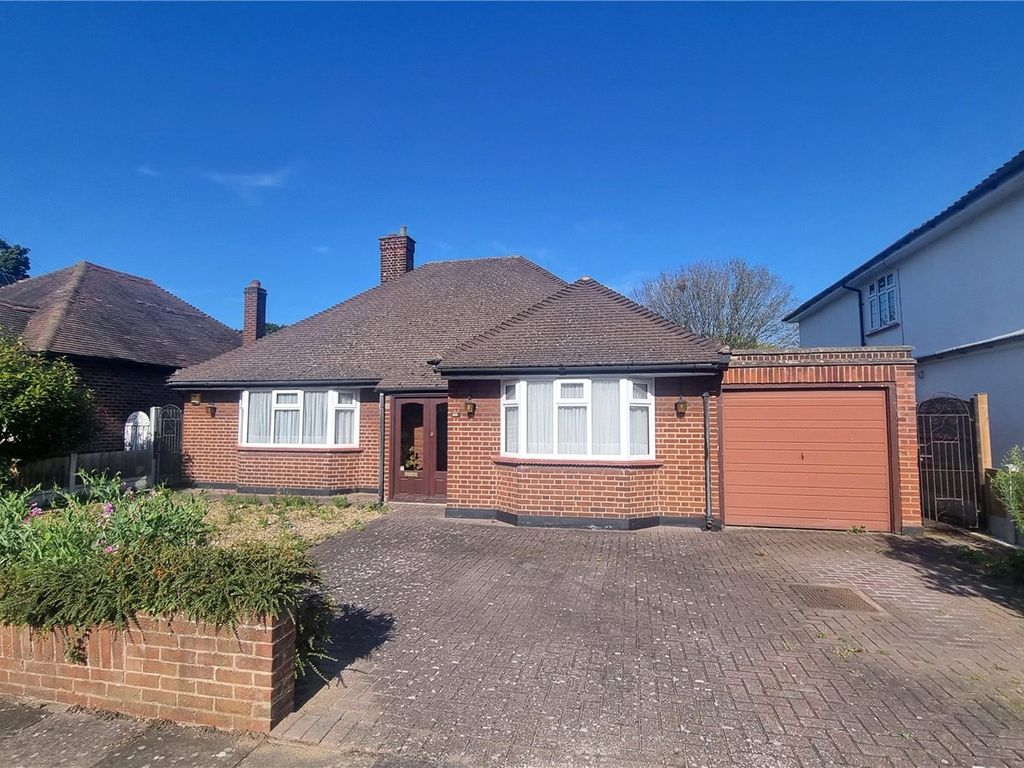 3 bed bungalow for sale in Parkway, Gidea Park RM2, £765,000 Zoopla