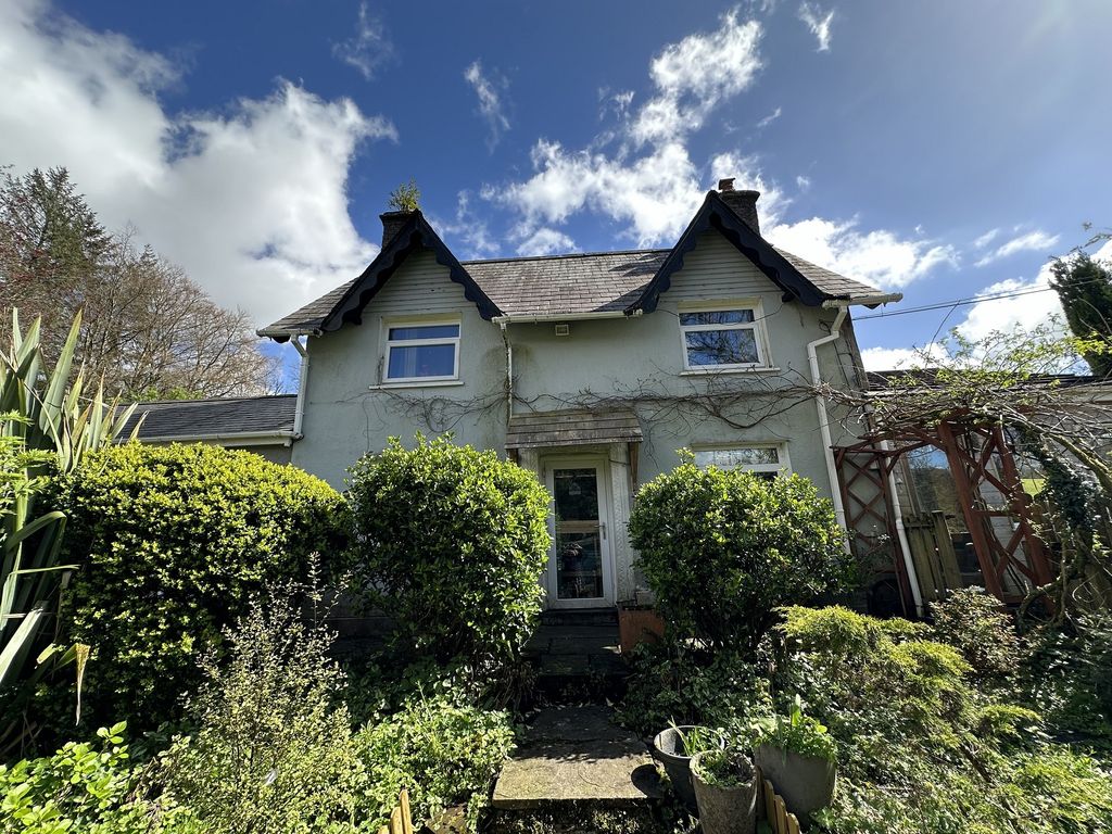 3 bed detached house for sale in Heol Rheolau, Abercrave, Swansea. SA9