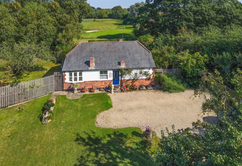 4 bed detached bungalow to rent in Wilford Road, Ruddington, Nottingham