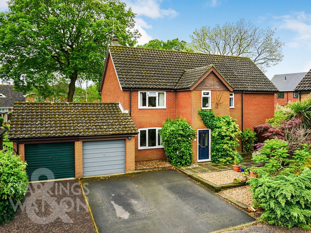 5 bed detached house for sale in Meadow Way, Poringland, Norwich NR14, £475,000 Zoopla