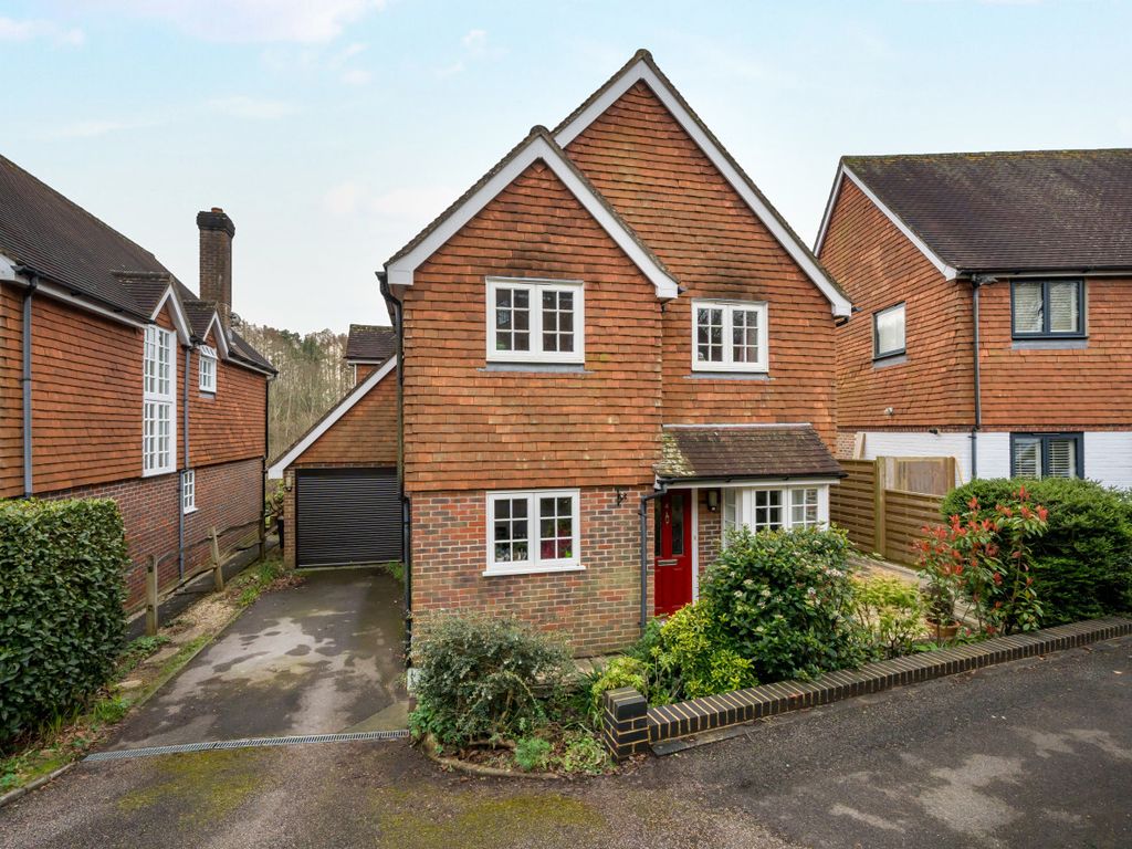 4 bed detached house for sale in Fernhurst, Haslemere, West Sussex GU27