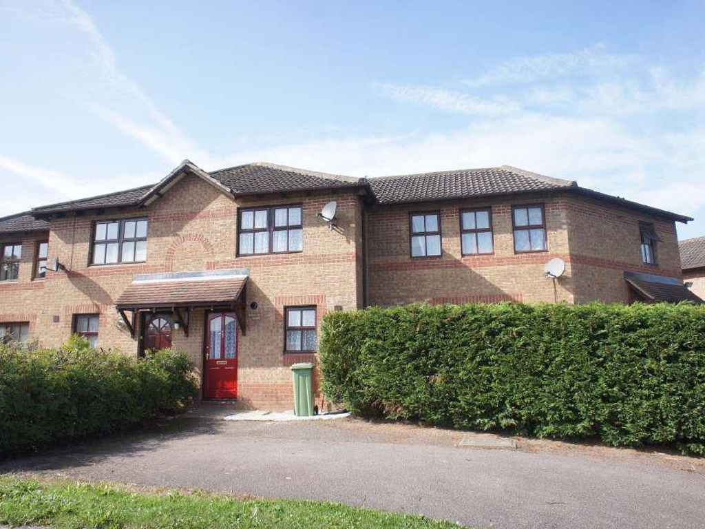 2 bed terraced house for sale in Underwood Place, Oldbrook, Milton