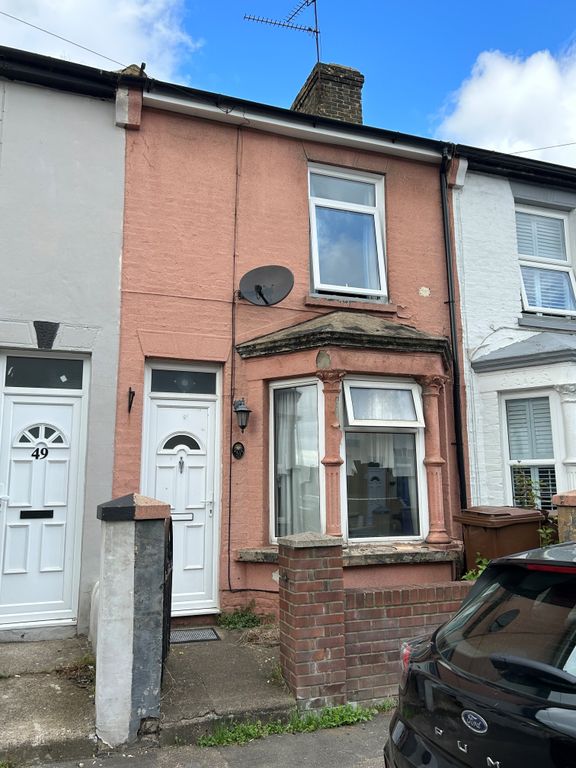 2 bed terraced house to rent in King Edward Road, Gillingham ME7, £