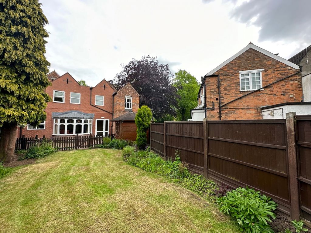 9 bed semidetached house for sale in Spa Lane, Hinckley LE10 Zoopla