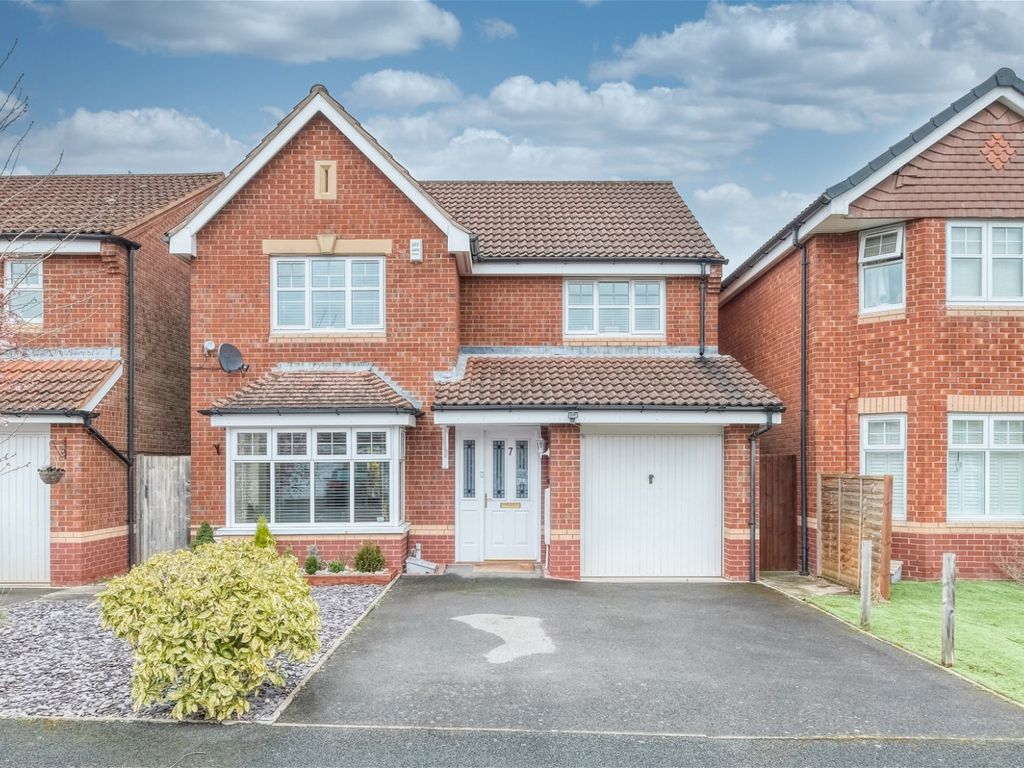4 bed detached house for sale in Jackfield Close, Matchborough East
