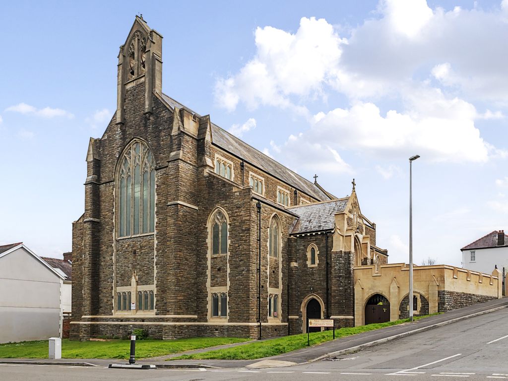 Country house for sale in Alban Road, Llanelli, Carmarthenshire SA15, £