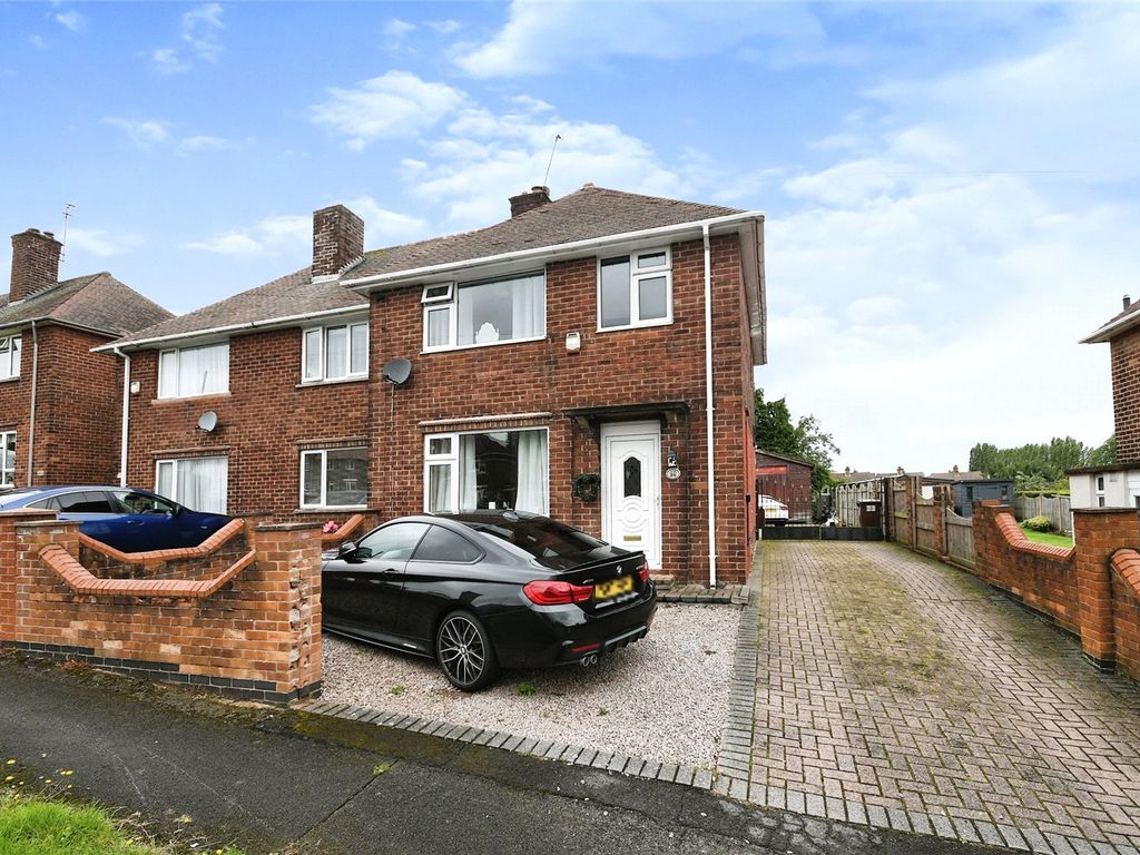 3 bed semidetached house for sale in Beck Crescent, Mansfield
