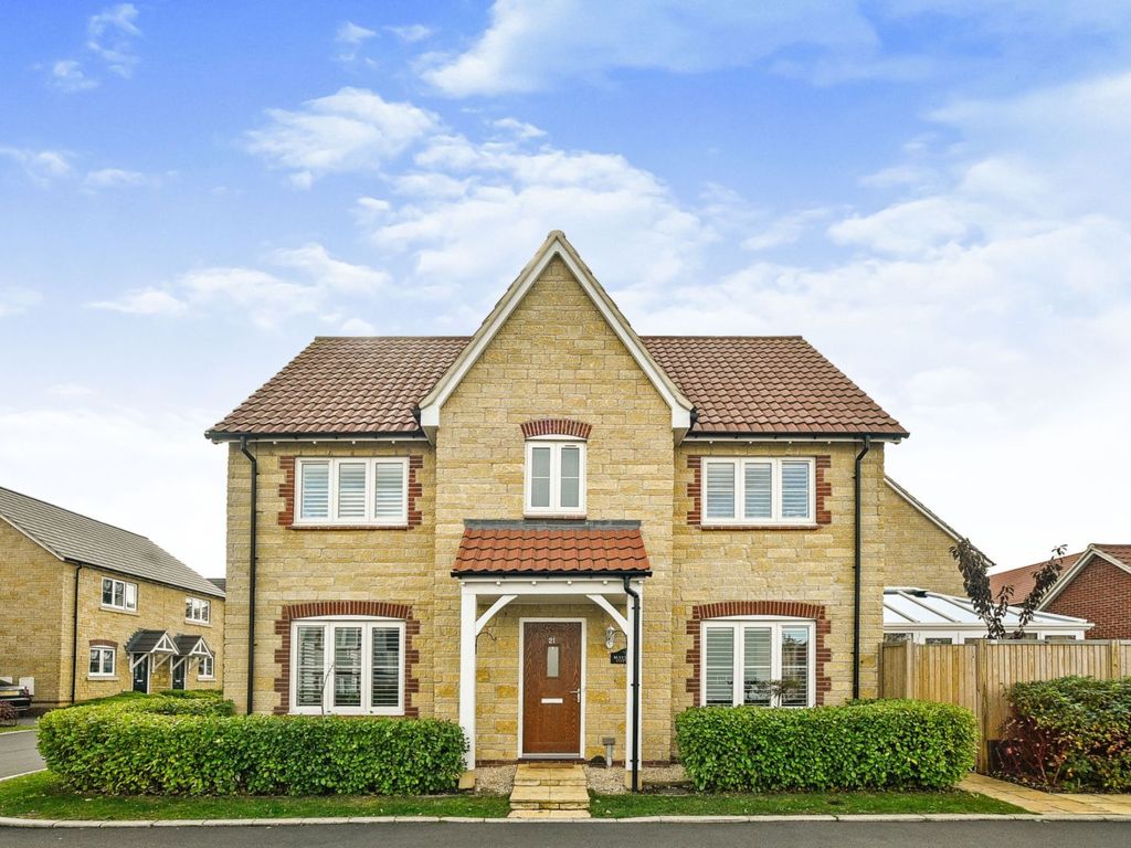 4 bed detached house for sale in Studley Gardens Studley, Calne SN11