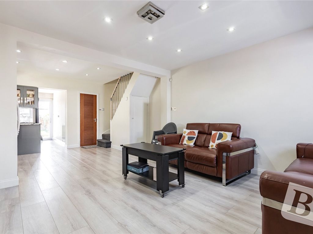 2 bed end terrace house for sale in Elm Park Avenue, Hornchurch RM12, £