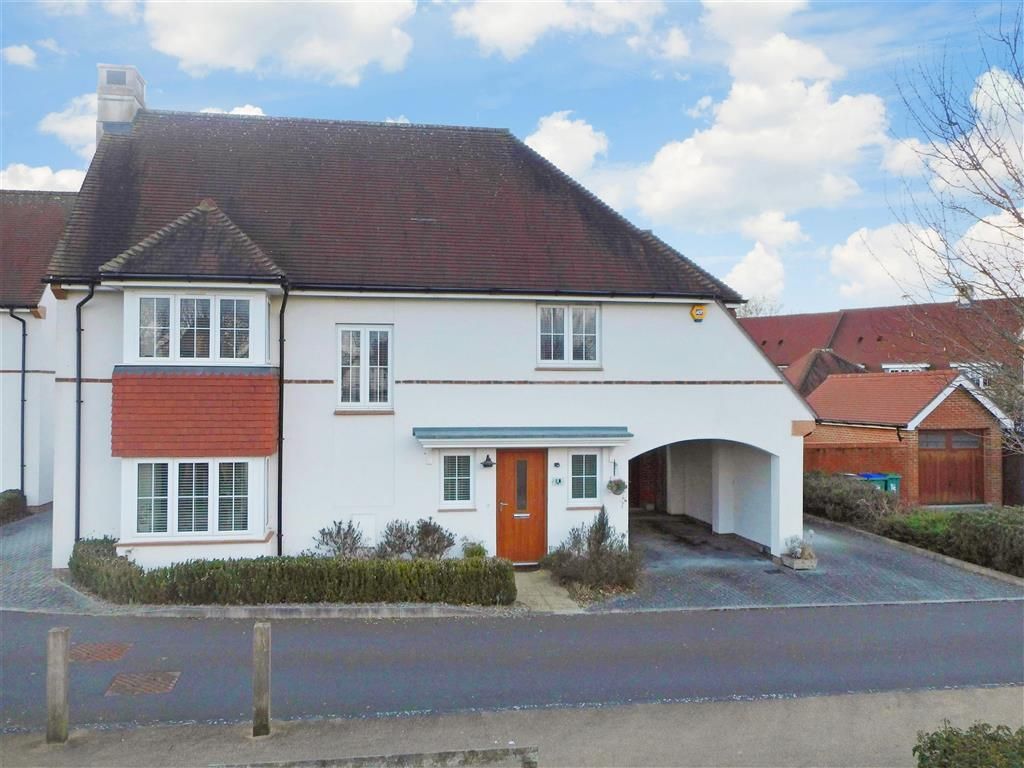 4 bed detached house for sale in Rushy Field, Faygate, Horsham, West