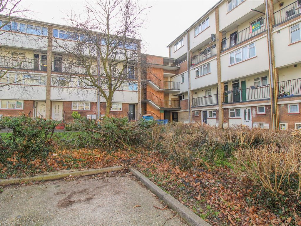 2 bed for sale in Spring Hills, Harlow CM20 Zoopla