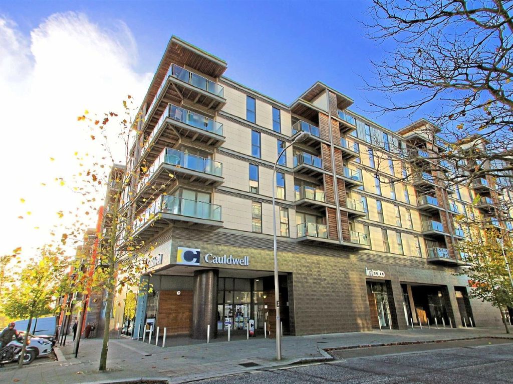 1 bed flat to rent in South Fifth Street, Milton Keynes MK9, £1,250 pcm Zoopla