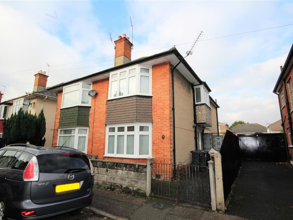 3 bed semidetached house to rent in South Road, Bournemouth