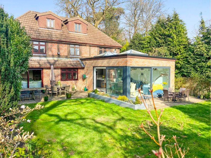 5 bed detached house for sale in Cambrian Close, Camberley GU15, £