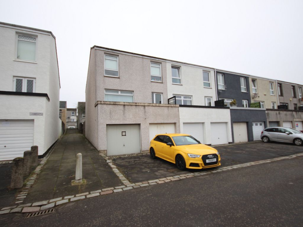 3 bed town house for sale in Broomlands Road, Glasgow G67, £115,000