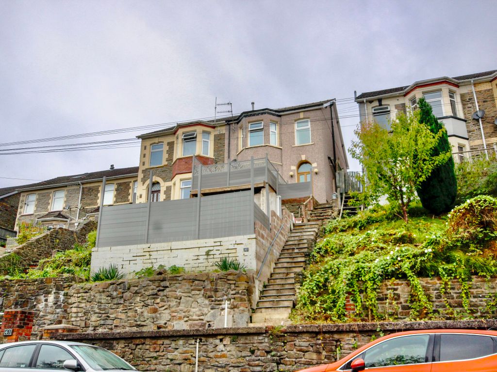 3 bed semidetached house for sale in North Road, Newbridge, Newport