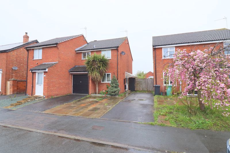 3 bed semidetached house to rent in Sisson Road, Longlevens