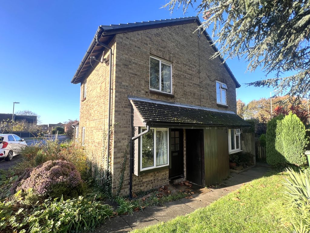 1 bed end terrace house for sale in Cornflower Close, Locks Heath