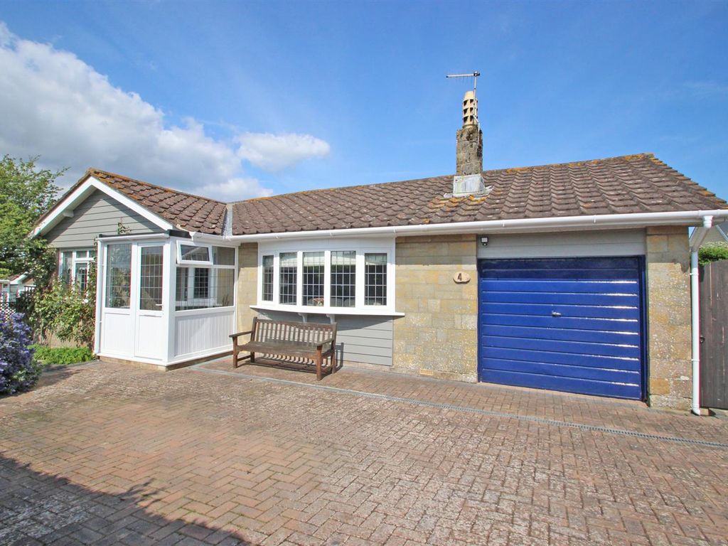 3 bed detached bungalow for sale in Bannock Road, Whitwell, Ventnor