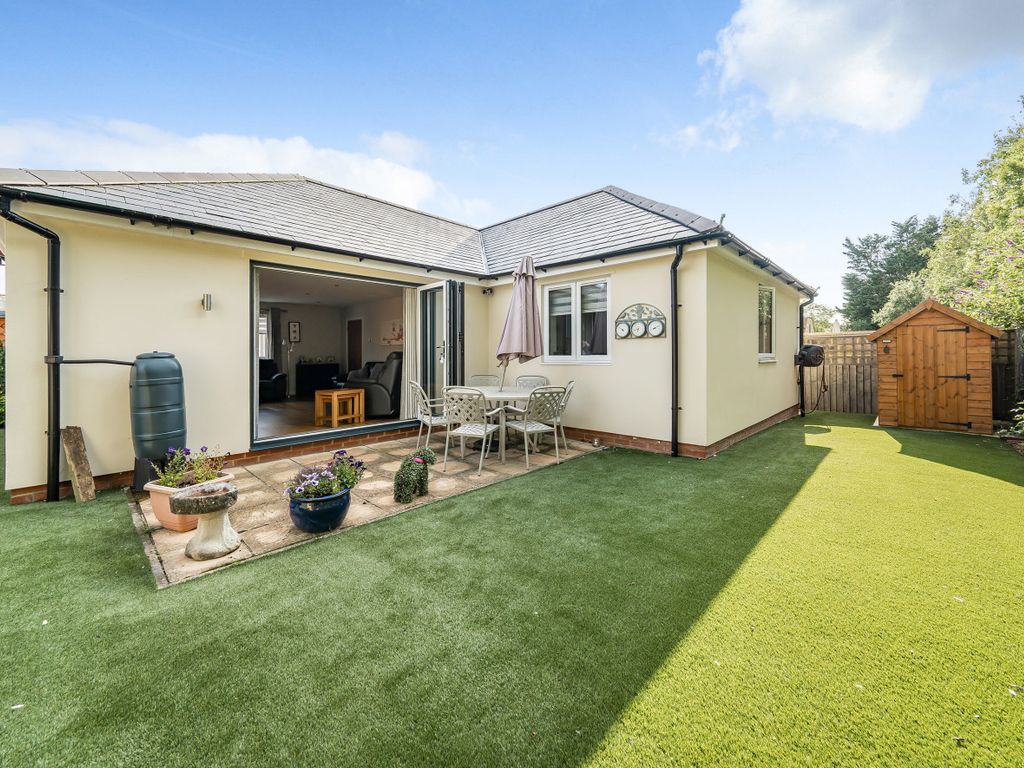 3 bed bungalow for sale in Mill Lane, Clanfield, Bampton, Oxfordshire