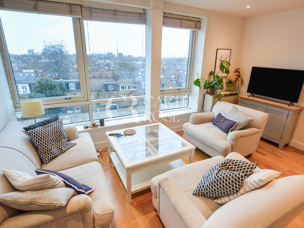 2 bed flat to rent in 130 Clapham Common South Side, Clapham South SW4