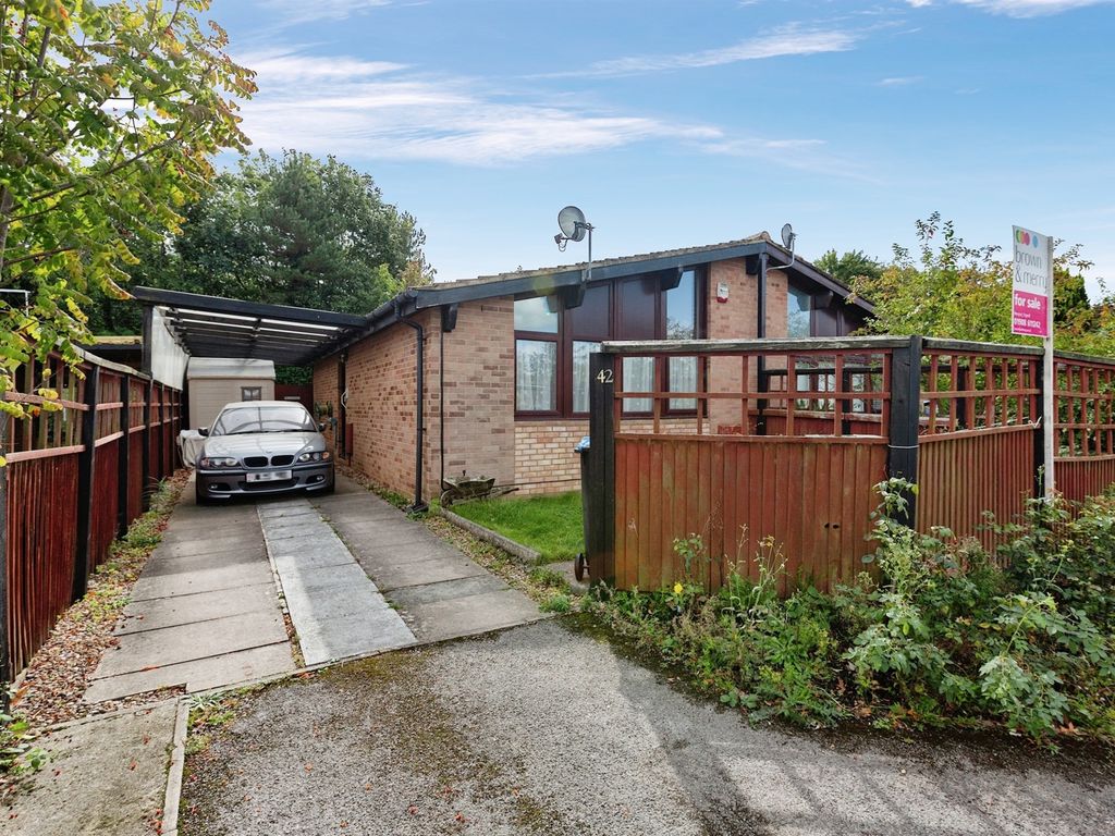 2 bed semidetached bungalow for sale in Bessemer Court, Blakelands