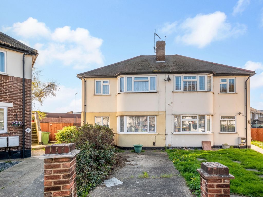 2 bed to rent in Russell Close, Bexleyheath DA7 Zoopla