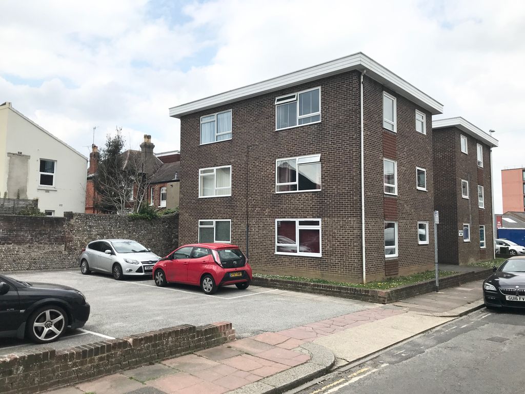 Studio to rent in Hertford Road, Worthing BN11 Zoopla