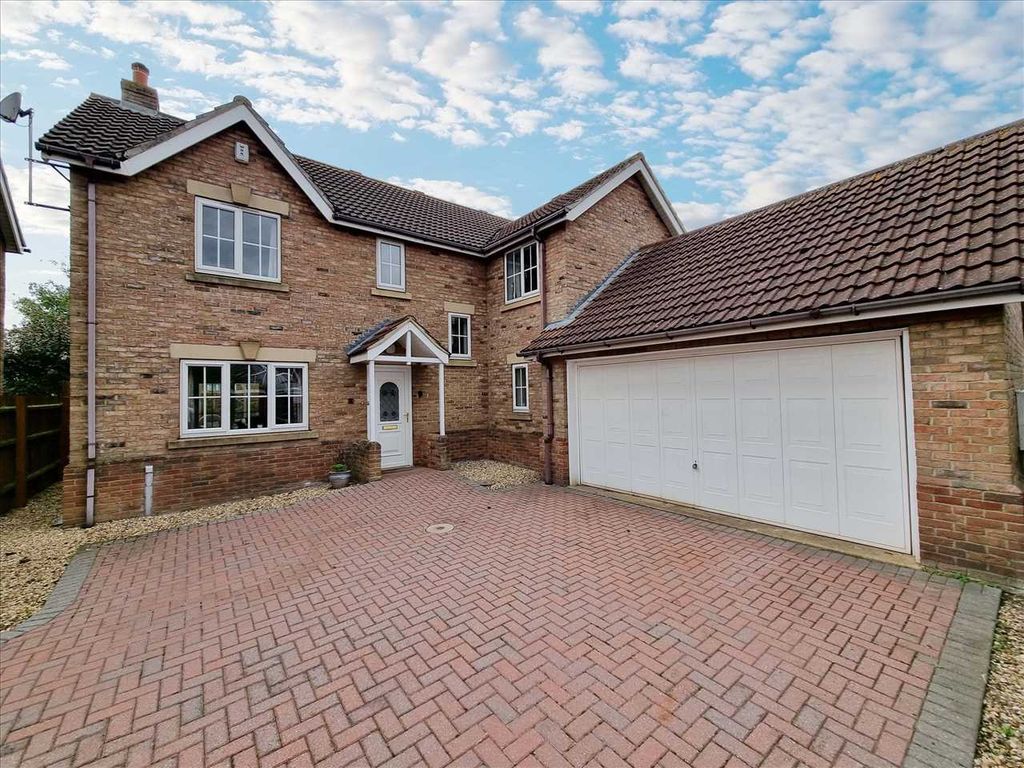 5 bed detached house for sale in Farriers Gate, Cranwell Village
