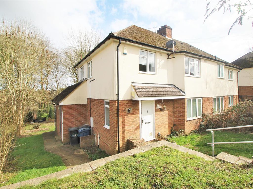 2 bed flat for sale in Highwood Crescent, Sands, High HP12 Zoopla