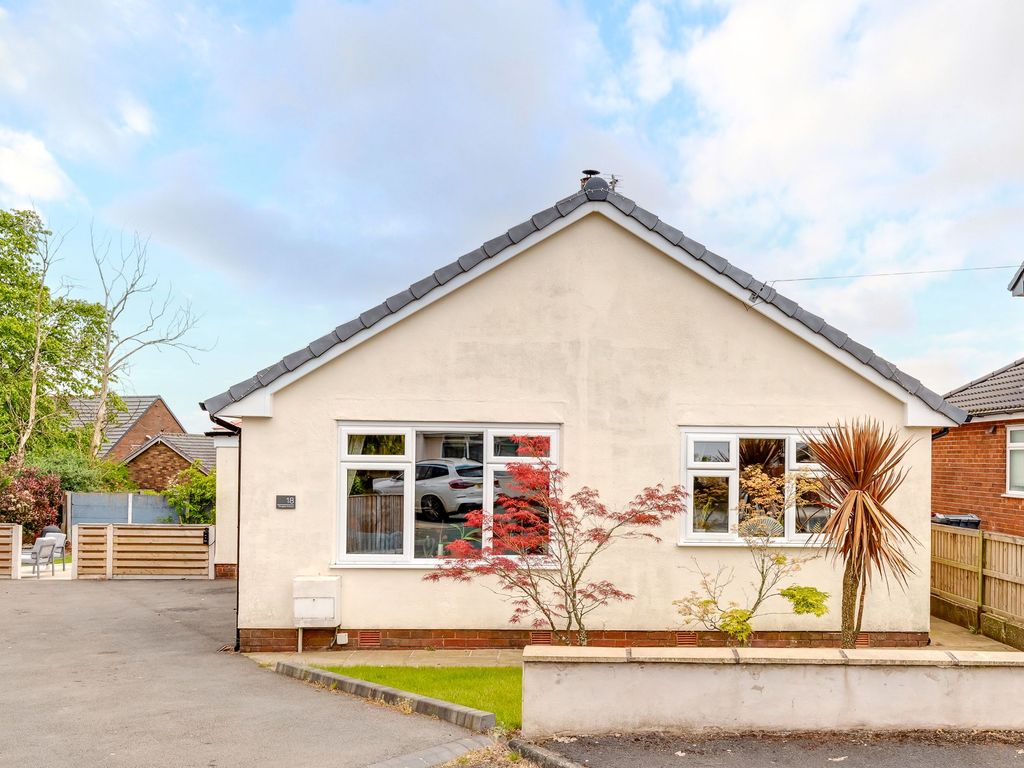 3 bed detached bungalow for sale in Douglas Avenue, Upholland WN8, £