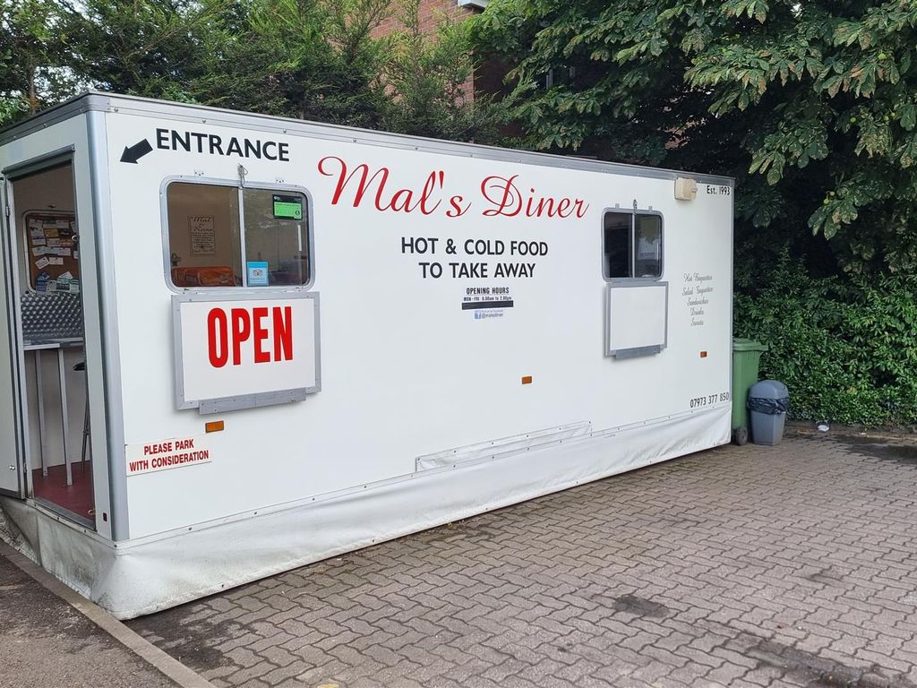 Commercial property for sale in Avenue Farm Industrial Estate