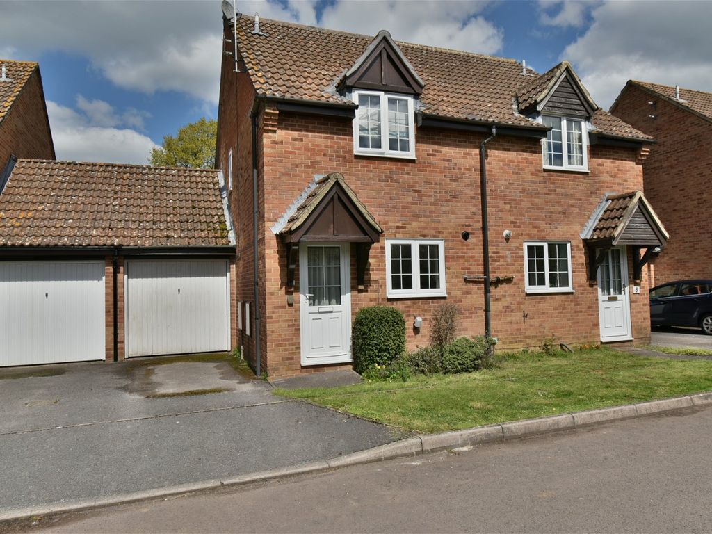 2 bed semidetached house for sale in Keeps Mead, Kingsclere, Newbury