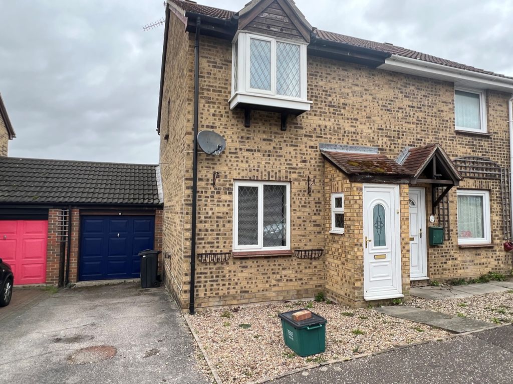 2 Bed Semi detached House To Rent In Constable Close Lawford 2-bed-semi-detached-house-to-rent-in-constable-close-lawford