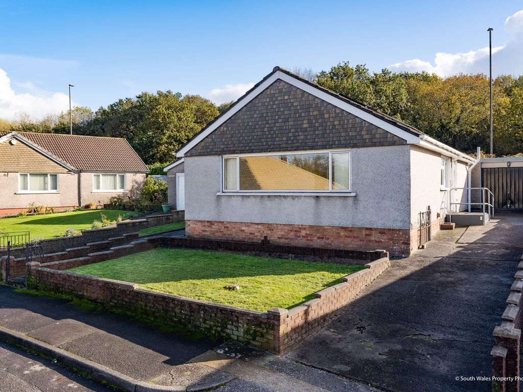 3 bed detached bungalow for sale in Mardy Close, Caerphilly CF83, £