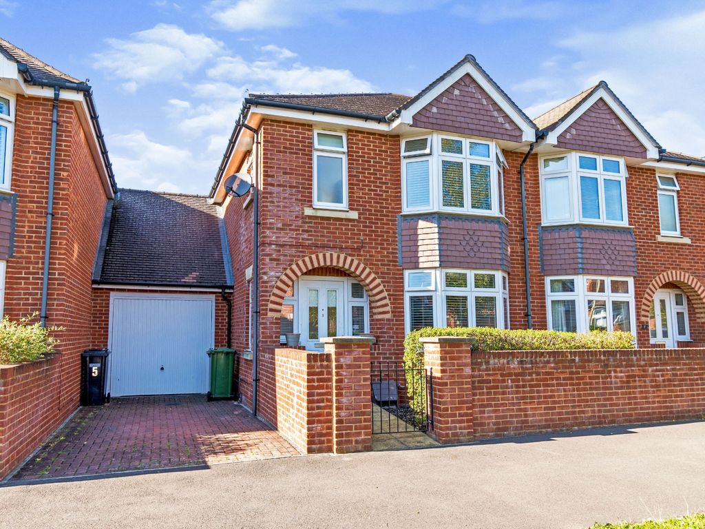 Bill Luffman Way Eastleigh SO50  