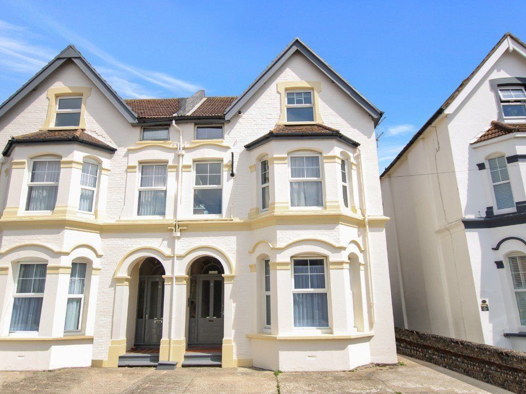 1 bed flat for sale in 8 Queens Road, Worthing BN11, £150,000 Zoopla